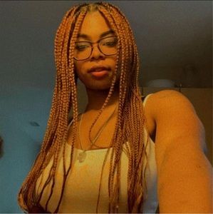 Meet your Posher, Ashley